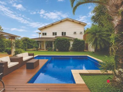 Casa de Alto Padrão à Venda na Granja Viana | 4 Suítes | Condomínio Fechado | Piscina e Sauna