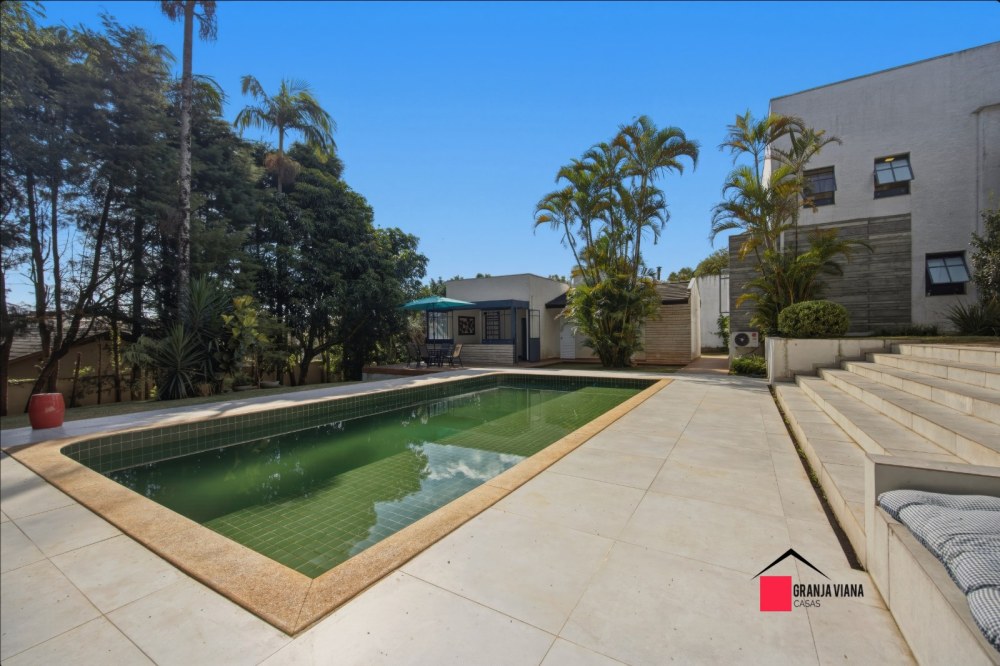 Casa de Alto Padrão à Venda na Granja Viana | 4 Suítes | 700 m² | Ao Lado do Shopping Granja Viana foto 11