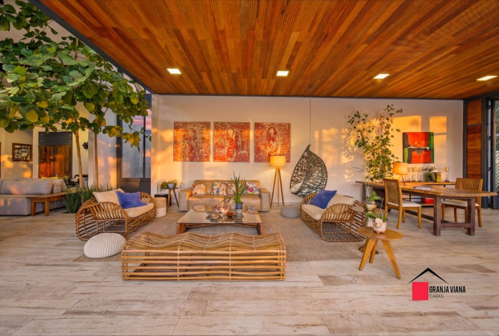Casa de Alto Padrão à Venda na Granja Viana | 4 Suítes | 700 m² | Ao Lado do Shopping Granja Viana foto 16