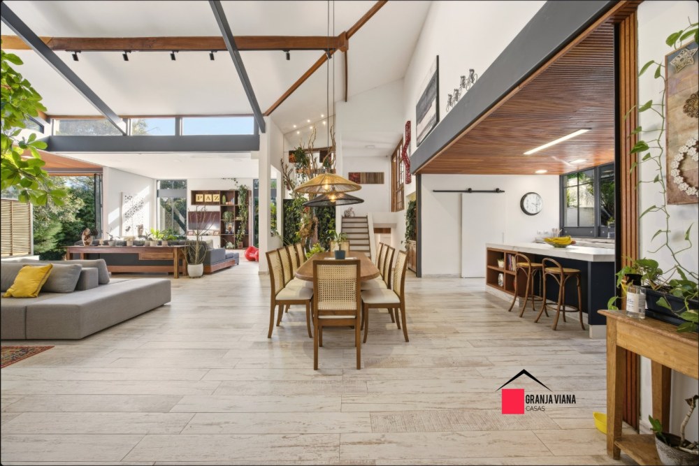 Casa de Alto Padrão à Venda na Granja Viana | 4 Suítes | 700 m² | Ao Lado do Shopping Granja Viana foto 23