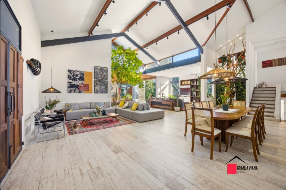 Casa de Alto Padrão à Venda na Granja Viana | 4 Suítes | 700 m² | Ao Lado do Shopping Granja Viana foto 24