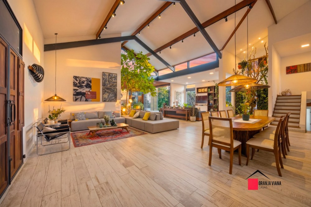Casa de Alto Padrão à Venda na Granja Viana | 4 Suítes | 700 m² | Ao Lado do Shopping Granja Viana foto 26