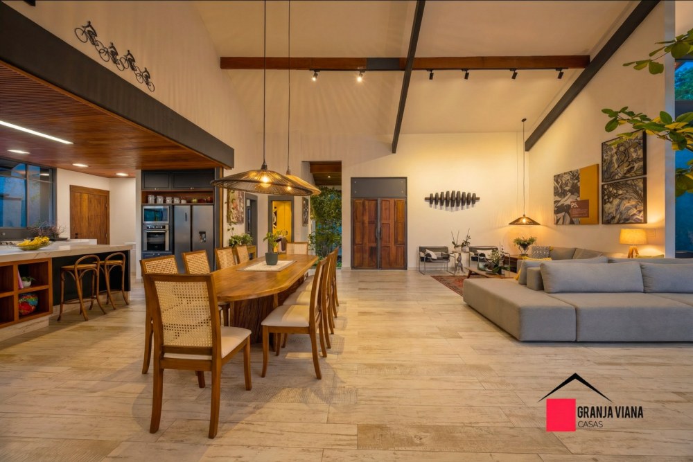Casa de Alto Padrão à Venda na Granja Viana | 4 Suítes | 700 m² | Ao Lado do Shopping Granja Viana foto 27