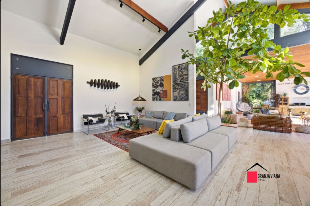 Casa de Alto Padrão à Venda na Granja Viana | 4 Suítes | 700 m² | Ao Lado do Shopping Granja Viana foto 30