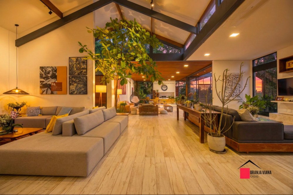 Casa de Alto Padrão à Venda na Granja Viana | 4 Suítes | 700 m² | Ao Lado do Shopping Granja Viana foto 31