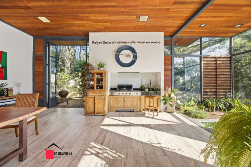 Casa de Alto Padrão à Venda na Granja Viana | 4 Suítes | 700 m² | Ao Lado do Shopping Granja Viana foto 32