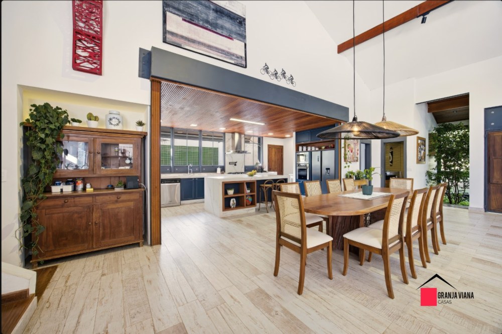 Casa de Alto Padrão à Venda na Granja Viana | 4 Suítes | 700 m² | Ao Lado do Shopping Granja Viana foto 35