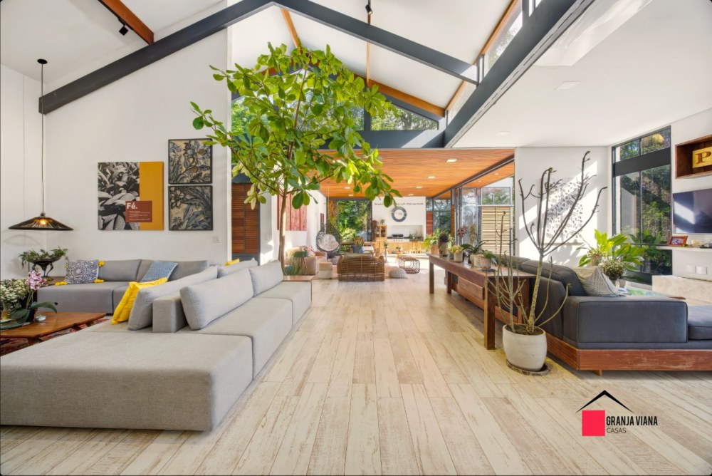 Casa de Alto Padrão à Venda na Granja Viana | 4 Suítes | 700 m² | Ao Lado do Shopping Granja Viana foto 36