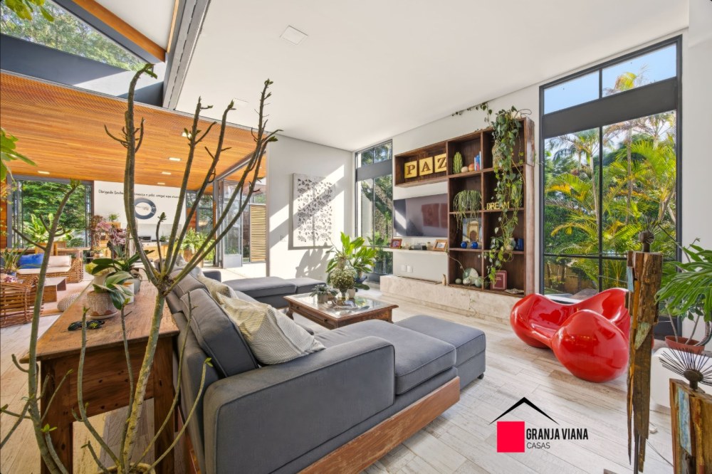 Casa de Alto Padrão à Venda na Granja Viana | 4 Suítes | 700 m² | Ao Lado do Shopping Granja Viana foto 38