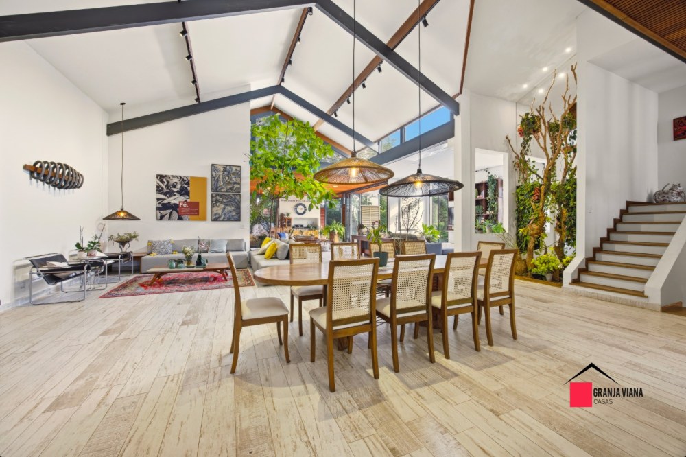 Casa de Alto Padrão à Venda na Granja Viana | 4 Suítes | 700 m² | Ao Lado do Shopping Granja Viana foto 40