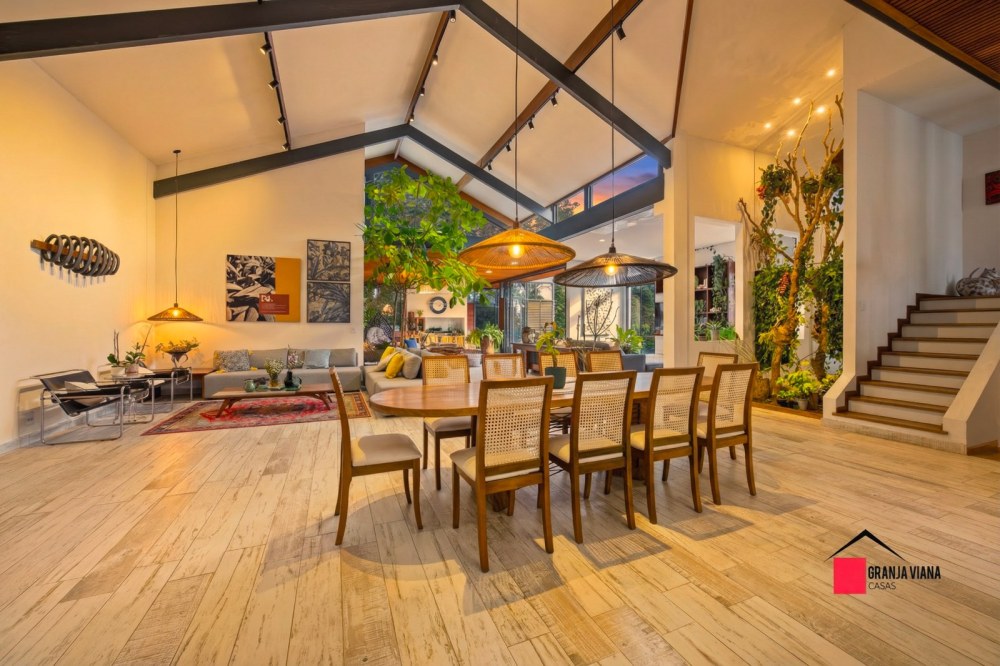 Casa de Alto Padrão à Venda na Granja Viana | 4 Suítes | 700 m² | Ao Lado do Shopping Granja Viana foto 41