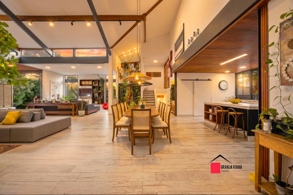 Casa de Alto Padrão à Venda na Granja Viana | 4 Suítes | 700 m² | Ao Lado do Shopping Granja Viana foto 42