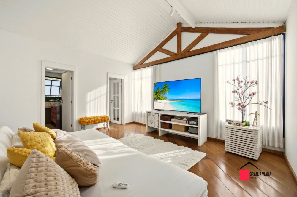 Casa de Alto Padrão à Venda na Granja Viana | 4 Suítes | 700 m² | Ao Lado do Shopping Granja Viana foto 43