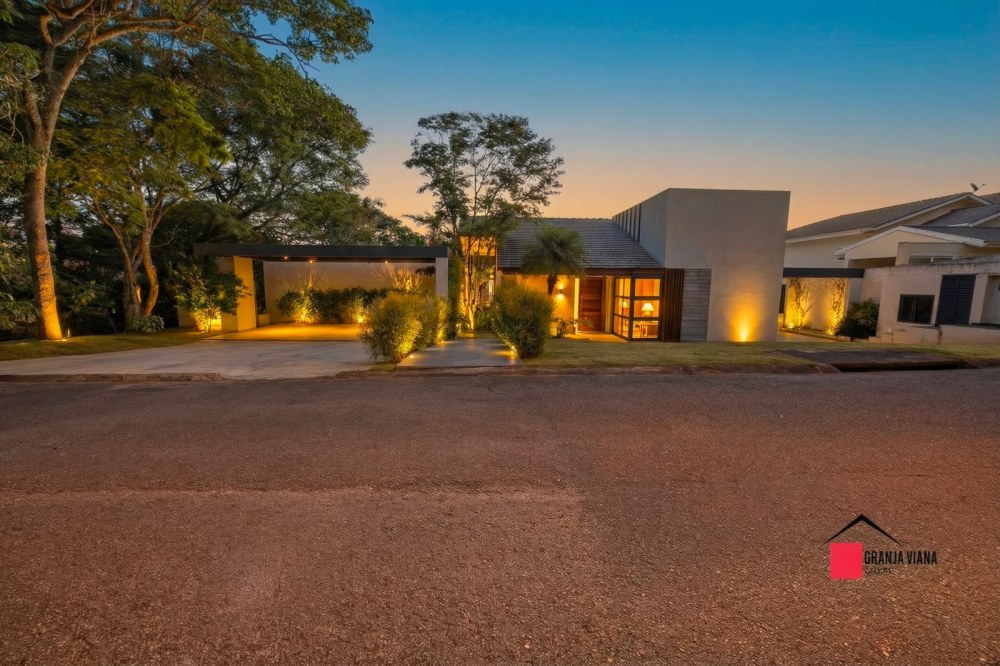 Casa de Alto Padrão à Venda na Granja Viana | 4 Suítes | 700 m² | Ao Lado do Shopping Granja Viana foto 46