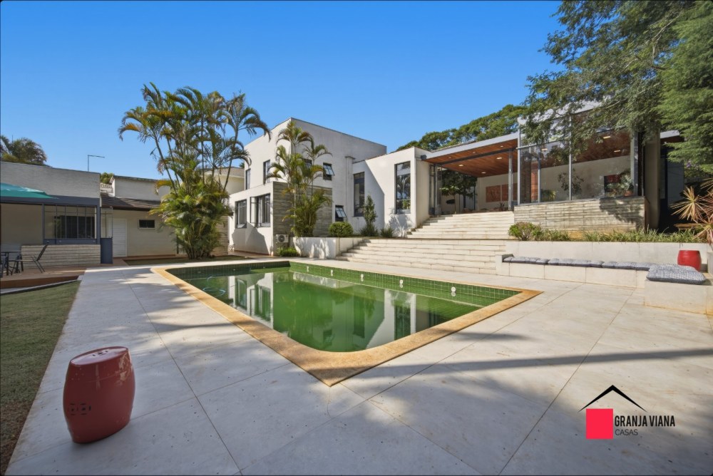 Casa de Alto Padrão à Venda na Granja Viana | 4 Suítes | 700 m² | Ao Lado do Shopping Granja Viana foto 6