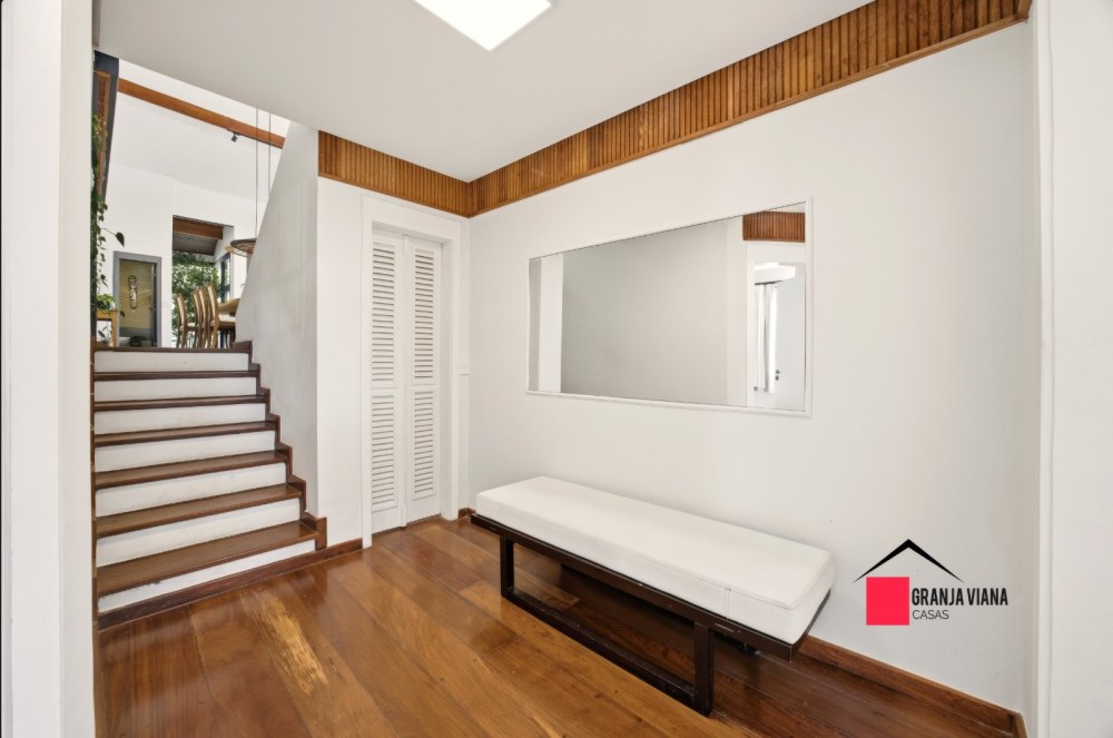 Casa de Alto Padrão à Venda na Granja Viana | 4 Suítes | 700 m² | Ao Lado do Shopping Granja Viana foto 54