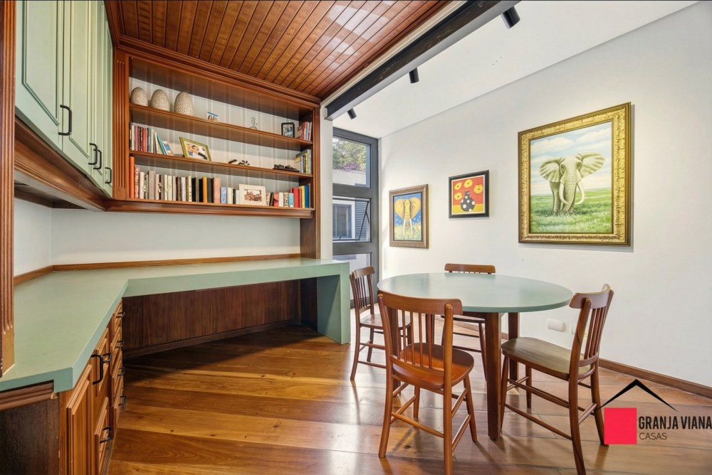 Casa de Alto Padrão à Venda na Granja Viana | 4 Suítes | 700 m² | Ao Lado do Shopping Granja Viana foto 60