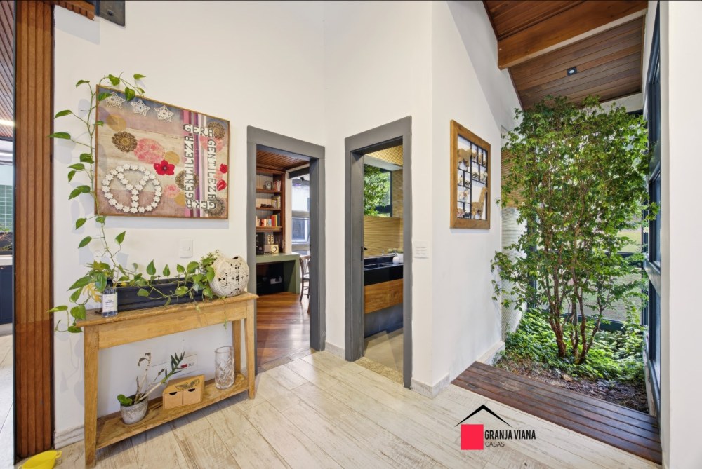 Casa de Alto Padrão à Venda na Granja Viana | 4 Suítes | 700 m² | Ao Lado do Shopping Granja Viana foto 61