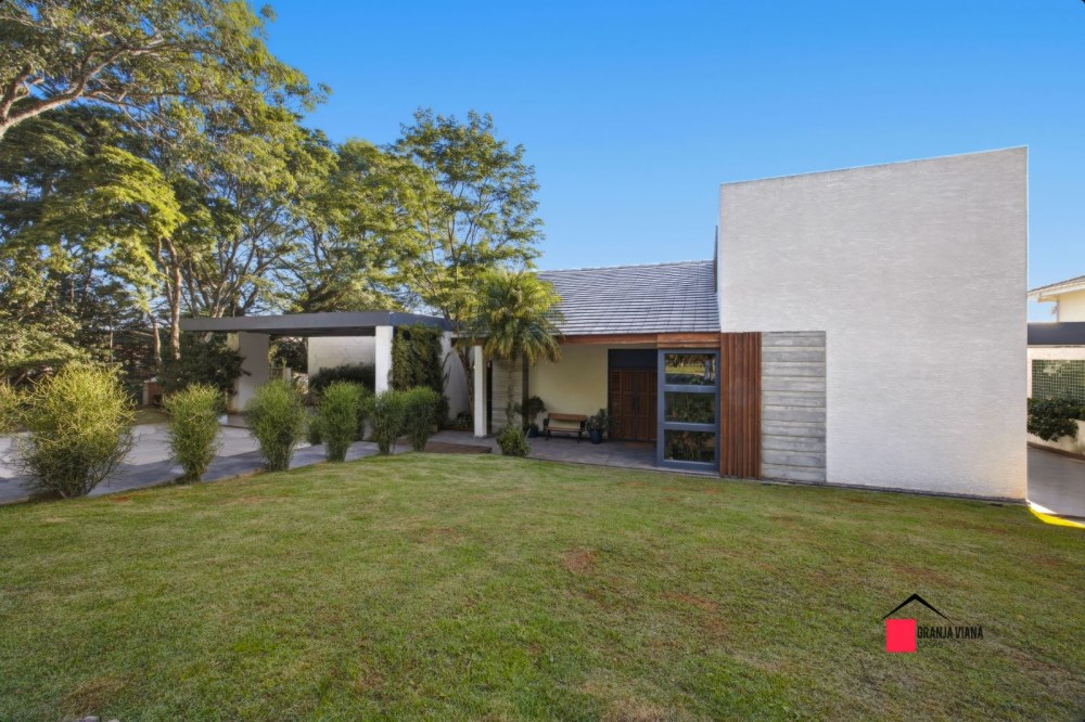 Casa de Alto Padrão à Venda na Granja Viana | 4 Suítes | 700 m² | Ao Lado do Shopping Granja Viana foto 9
