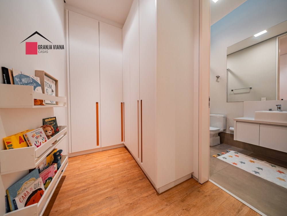 Casa à venda com porteira fechada no condomínio Alphaville Granja Viana foto 34
