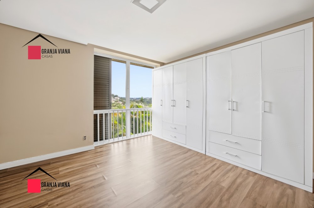 Casa semimobiliada à venda no condomínio Golf Village com vista para horizonte foto 32