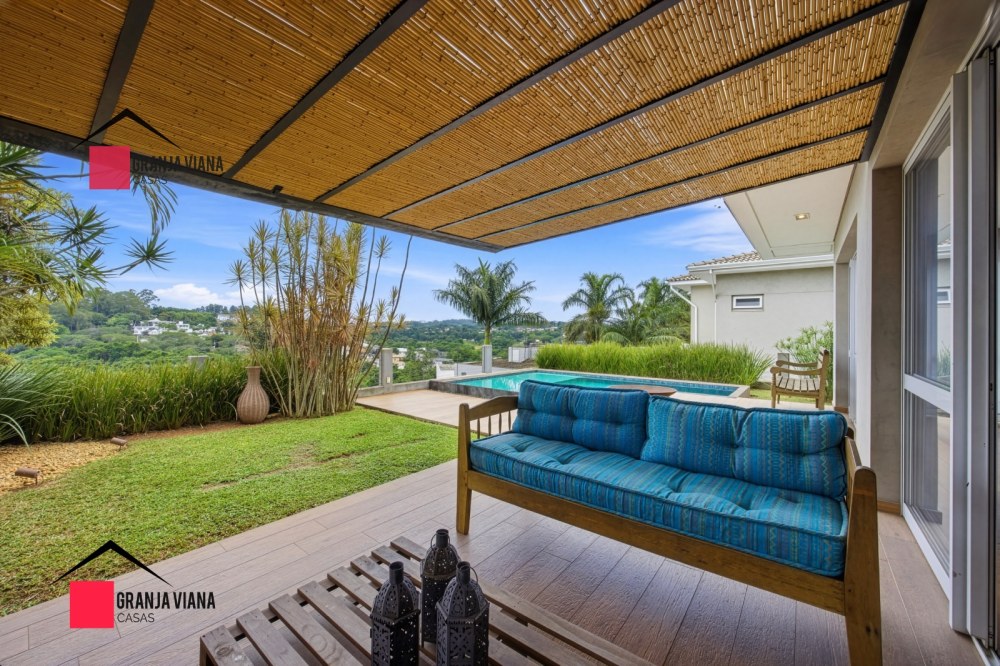 Casa semimobiliada à venda no condomínio Golf Village com vista para horizonte foto 6