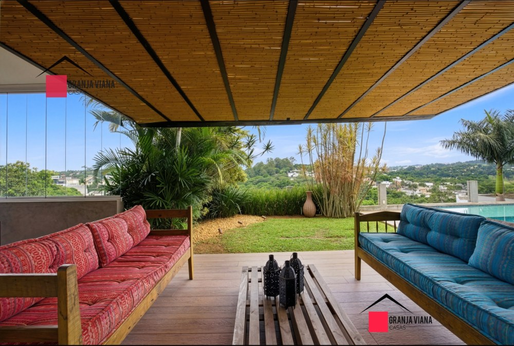 Casa semimobiliada à venda no condomínio Golf Village com vista para horizonte foto 7