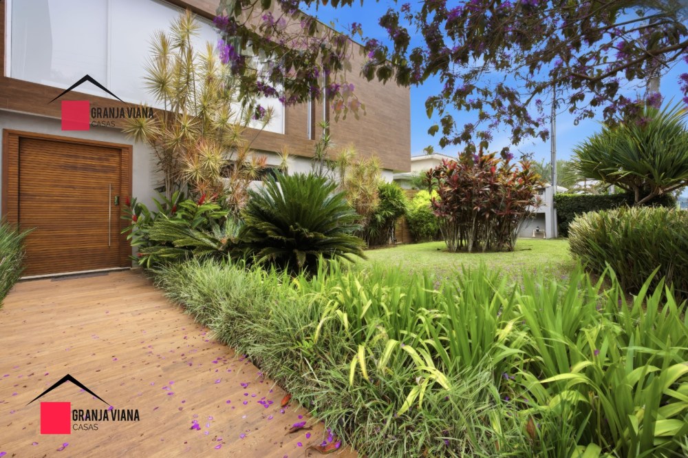 Casa semimobiliada à venda no condomínio Golf Village com vista para horizonte foto 9
