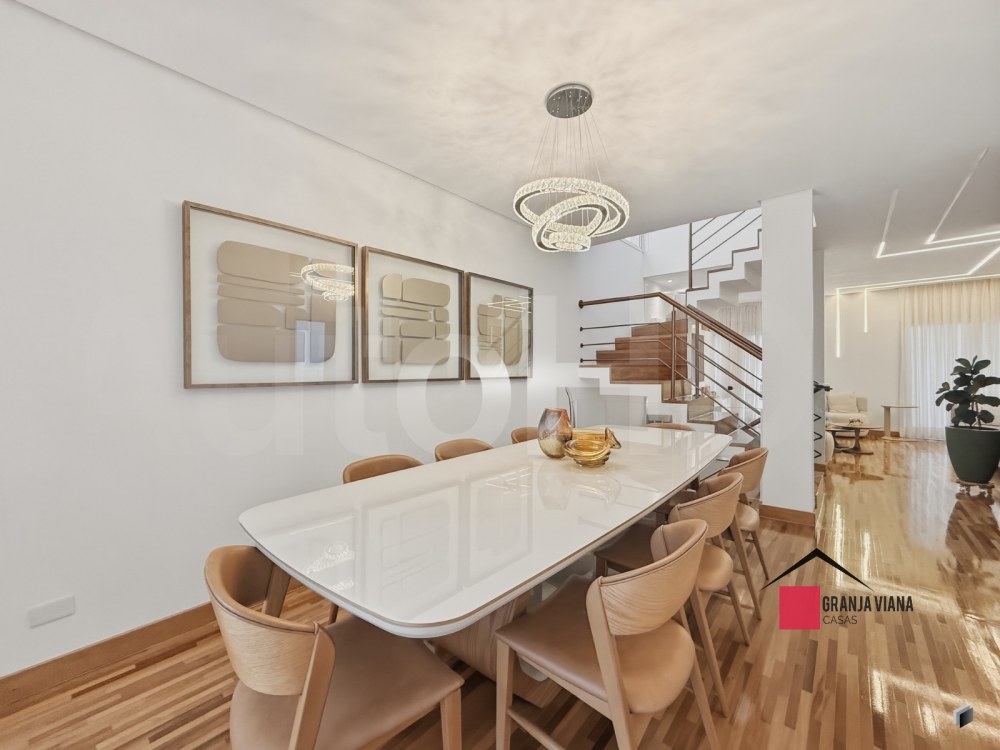 Casa de alto padrão à venda porteira fechada no condomínio Quinta da Vila Real, Granja Viana, 3 suítes, 4 vagas e 300m² de área. foto 15