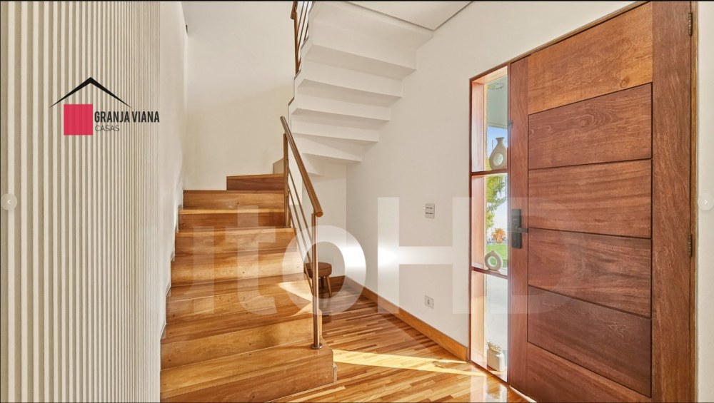 Casa de alto padrão à venda porteira fechada no condomínio Quinta da Vila Real, Granja Viana, 3 suítes, 4 vagas e 300m² de área. foto 18