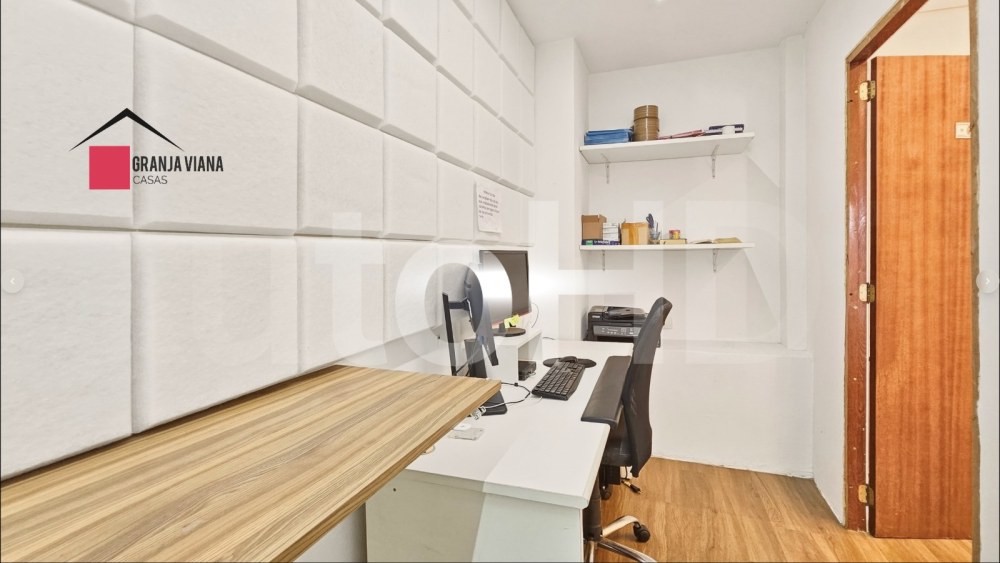 Casa de alto padrão à venda porteira fechada no condomínio Quinta da Vila Real, Granja Viana, 3 suítes, 4 vagas e 300m² de área. foto 19