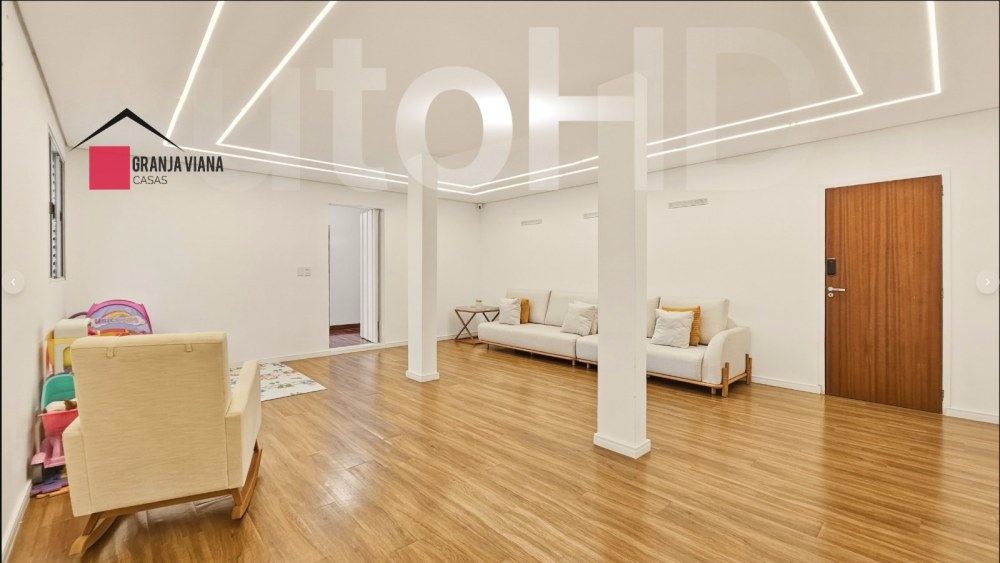 Casa de alto padrão à venda porteira fechada no condomínio Quinta da Vila Real, Granja Viana, 3 suítes, 4 vagas e 300m² de área. foto 20