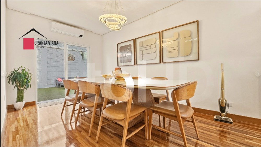 Casa de alto padrão à venda porteira fechada no condomínio Quinta da Vila Real, Granja Viana, 3 suítes, 4 vagas e 300m² de área. foto 22