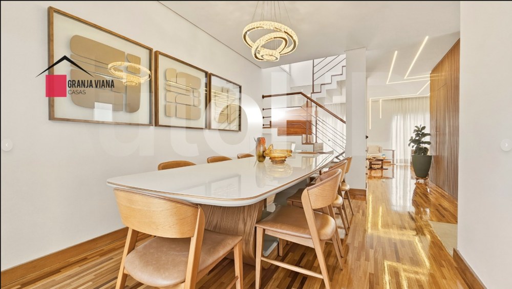 Casa de alto padrão à venda porteira fechada no condomínio Quinta da Vila Real, Granja Viana, 3 suítes, 4 vagas e 300m² de área. foto 24