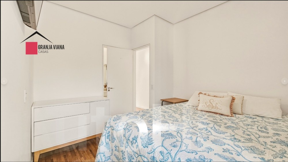 Casa de alto padrão à venda porteira fechada no condomínio Quinta da Vila Real, Granja Viana, 3 suítes, 4 vagas e 300m² de área. foto 39