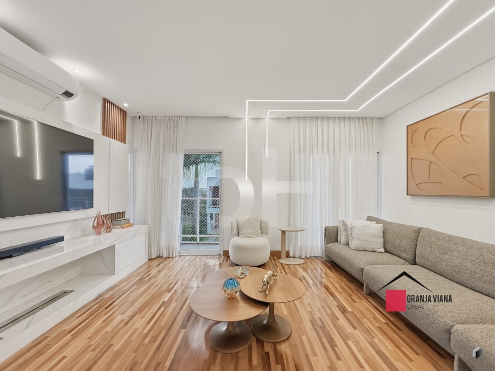 Casa de alto padrão à venda porteira fechada no condomínio Quinta da Vila Real, Granja Viana, 3 suítes, 4 vagas e 300m² de área. foto 5