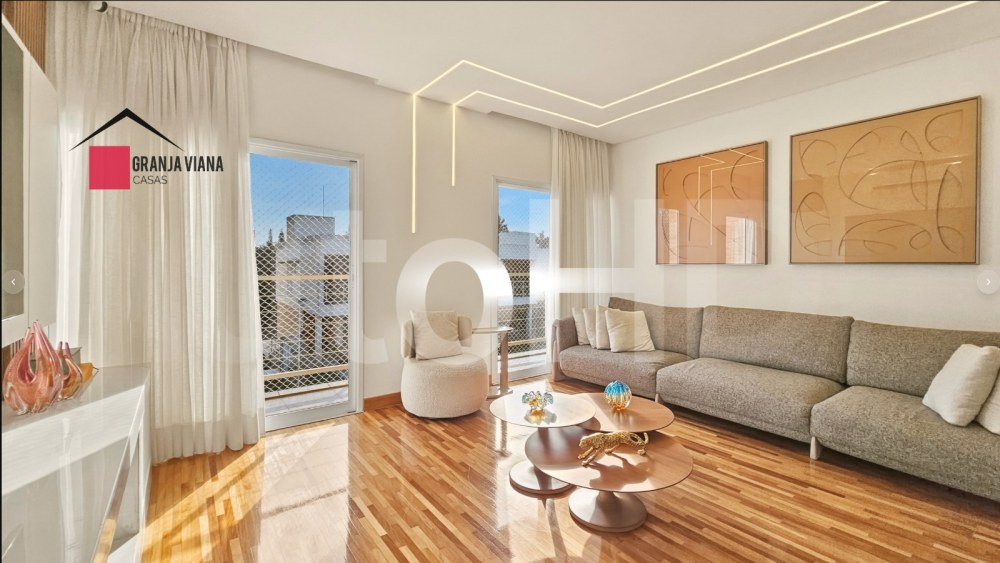 Casa de alto padrão à venda porteira fechada no condomínio Quinta da Vila Real, Granja Viana, 3 suítes, 4 vagas e 300m² de área. foto 9