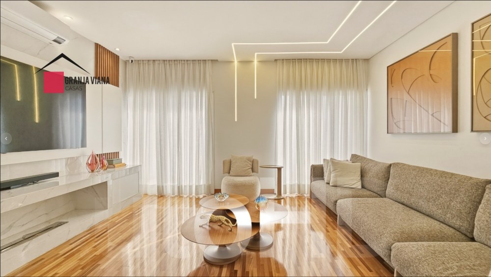 Casa de alto padrão à venda porteira fechada no condomínio Quinta da Vila Real, Granja Viana, 3 suítes, 4 vagas e 300m² de área. foto 10