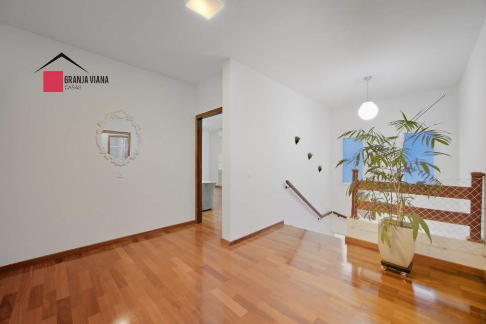 Casa de alto padrão em condomínio fechado na Granja Viana foto 17