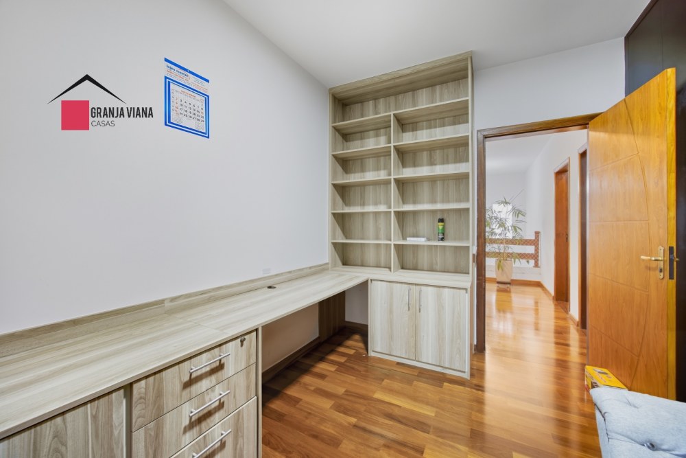 Casa de alto padrão em condomínio fechado na Granja Viana foto 20
