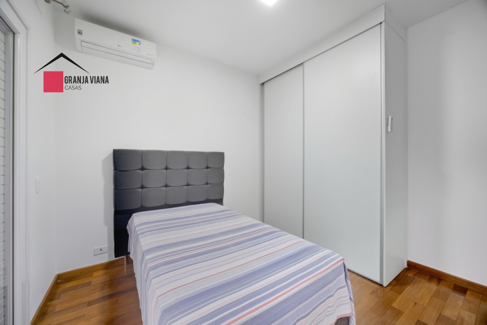 Casa de alto padrão em condomínio fechado na Granja Viana foto 24