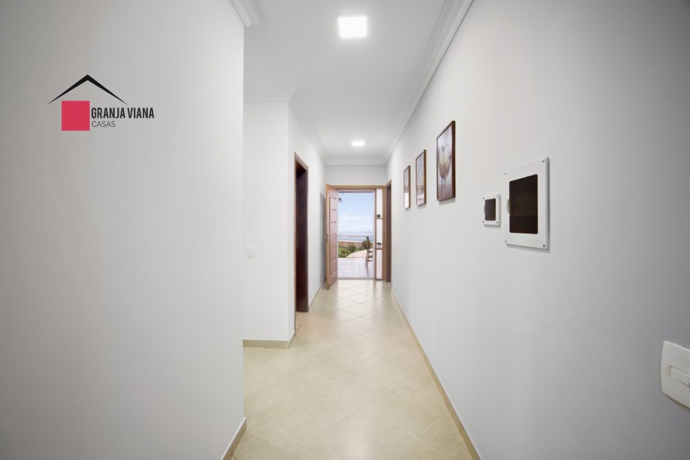 Casa de alto padrão em condomínio fechado na Granja Viana foto 27