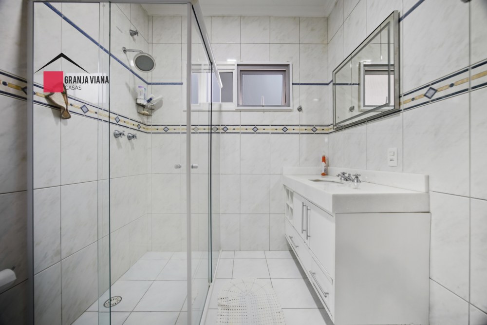 Casa de alto padrão em condomínio fechado na Granja Viana foto 28