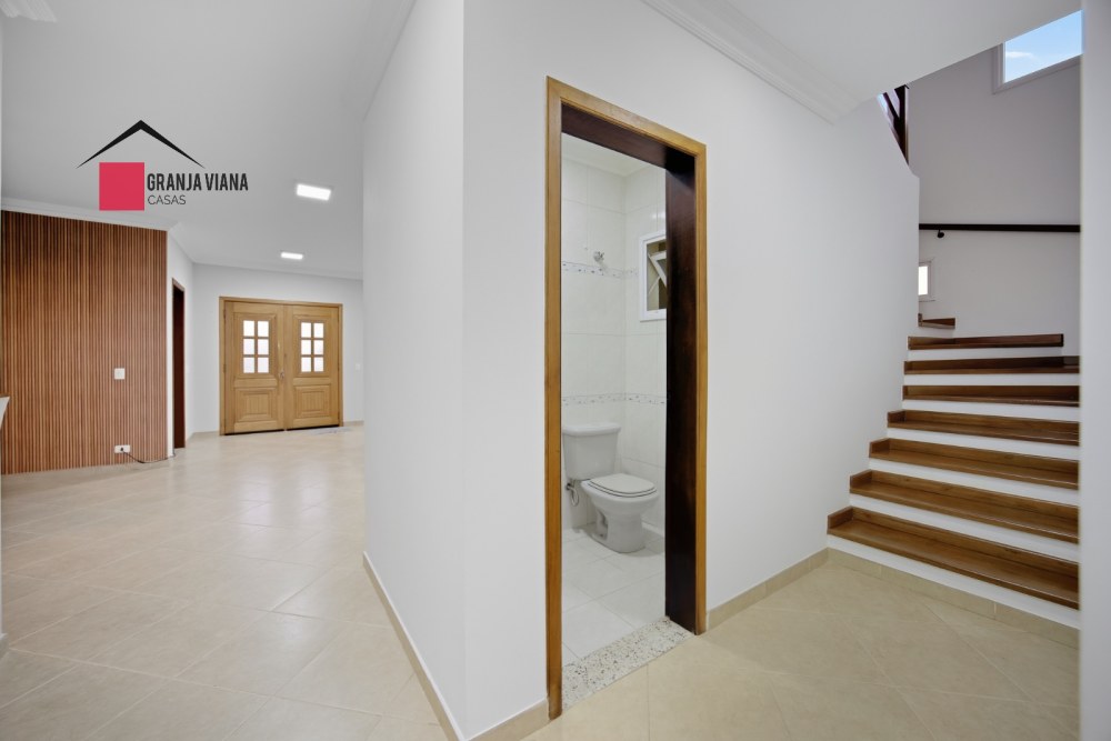 Casa de alto padrão em condomínio fechado na Granja Viana foto 35