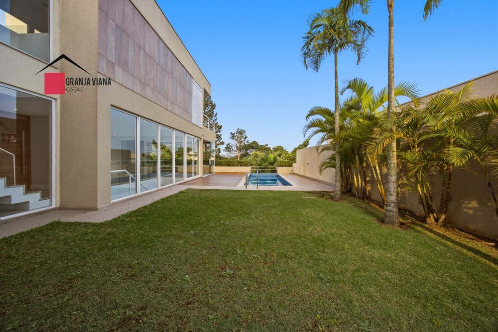 Casa de alto padrão á venda no condominio Alphaville Granja Viana foto 4
