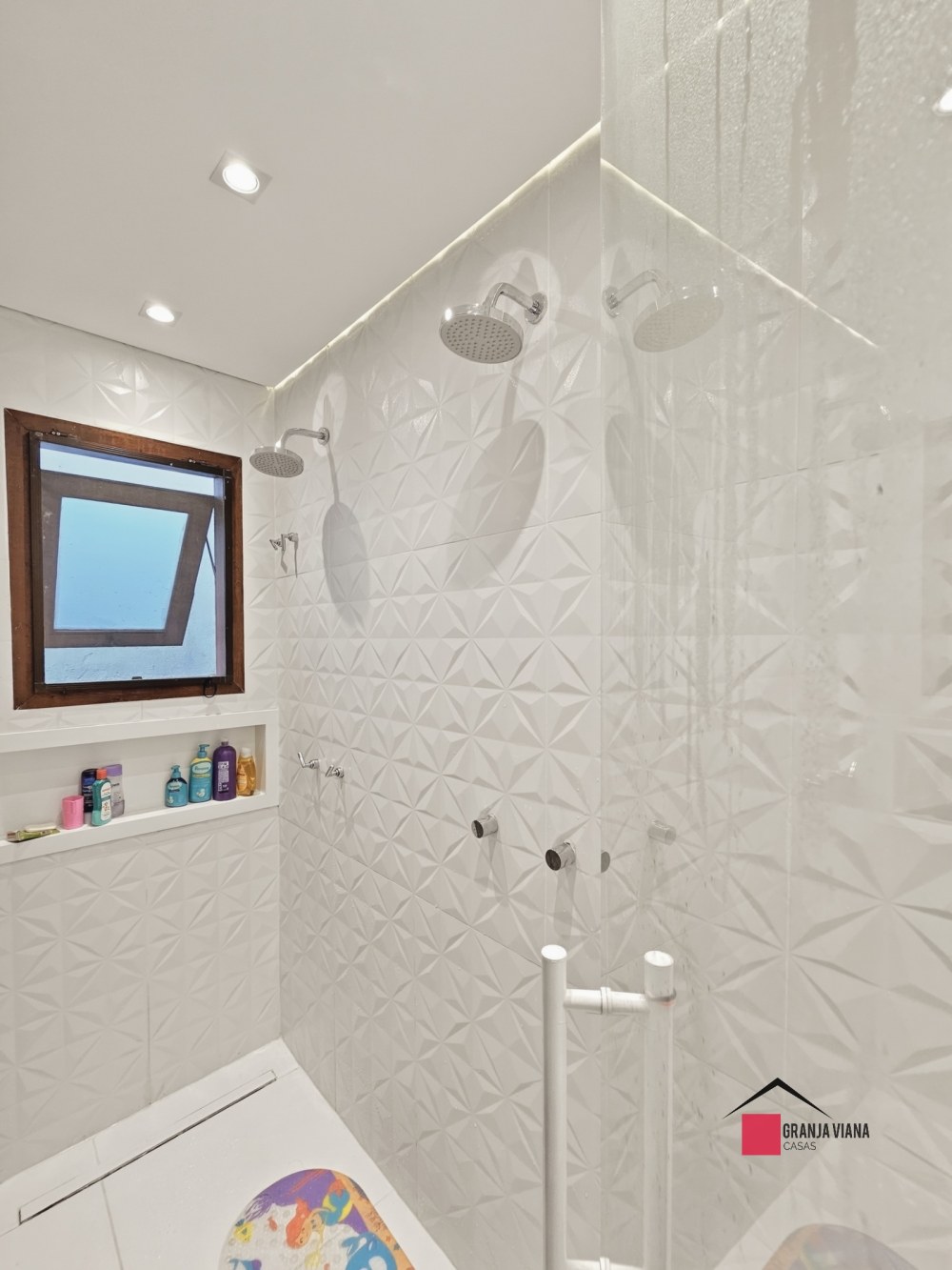 Casa à venda 235 M2  no condomínio Vila Embaúba - Fazendinha Granja Viana - Cotia foto 15