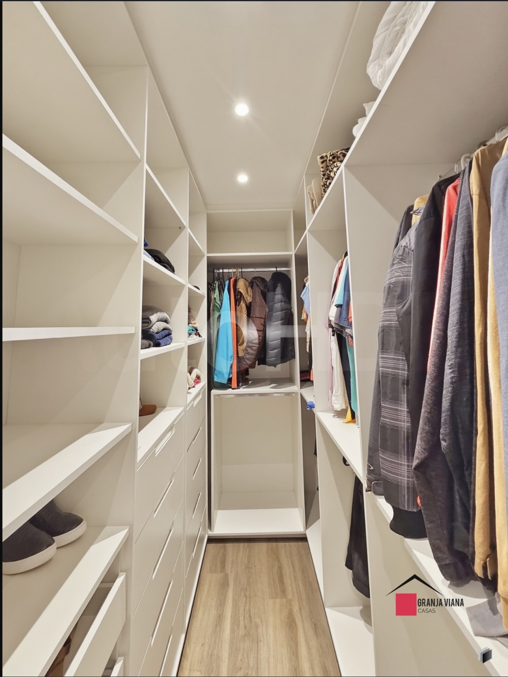 Casa à venda 235 M2  no condomínio Vila Embaúba - Fazendinha Granja Viana - Cotia foto 35