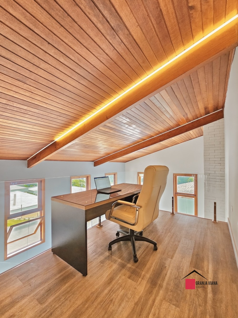 Casa à venda 235 M2  no condomínio Vila Embaúba - Fazendinha Granja Viana - Cotia foto 7