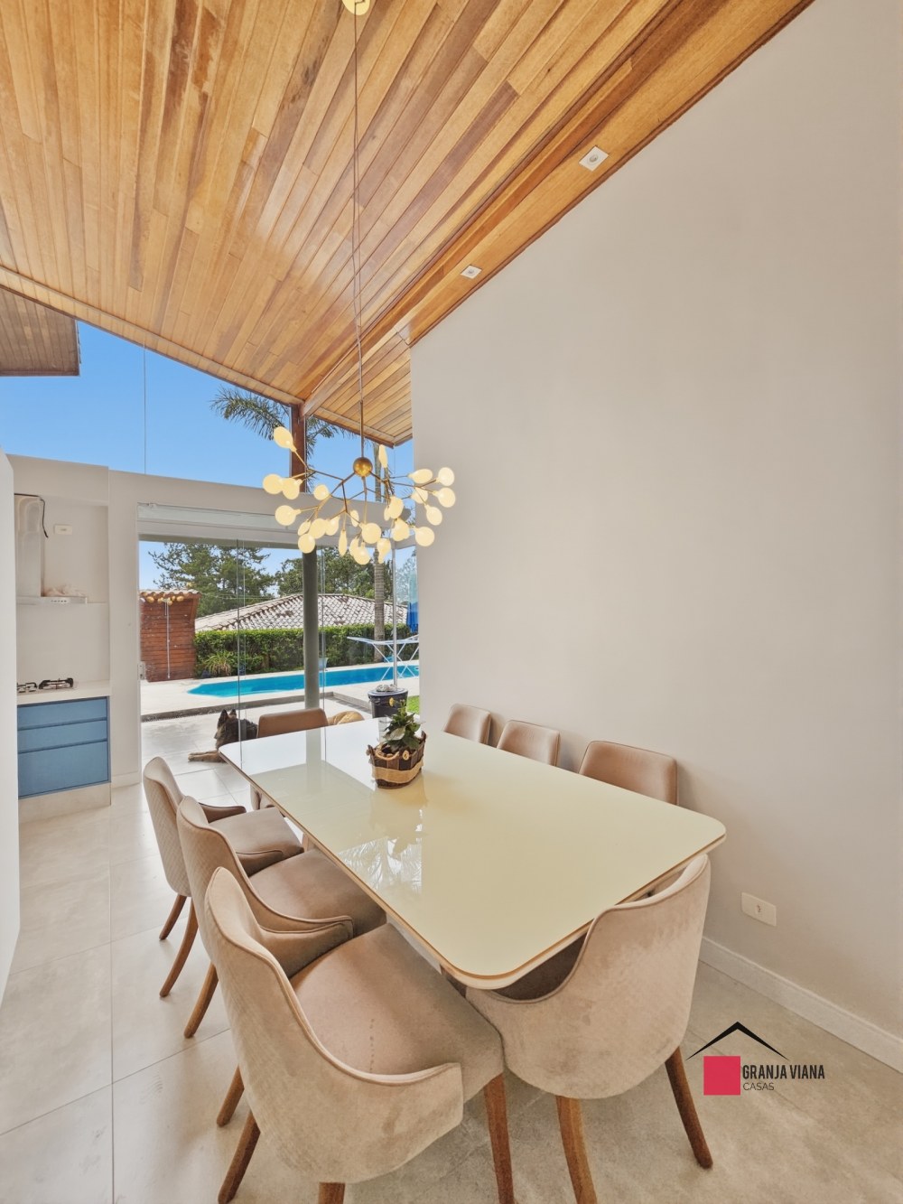 Casa à venda 235 M2  no condomínio Vila Embaúba - Fazendinha Granja Viana - Cotia foto 8
