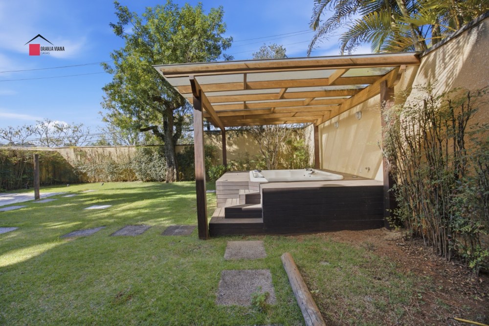 Casa a venda em condomínio fechado com 280M2 na melhor localização na Granja Viana próximo ao shopping foto 4